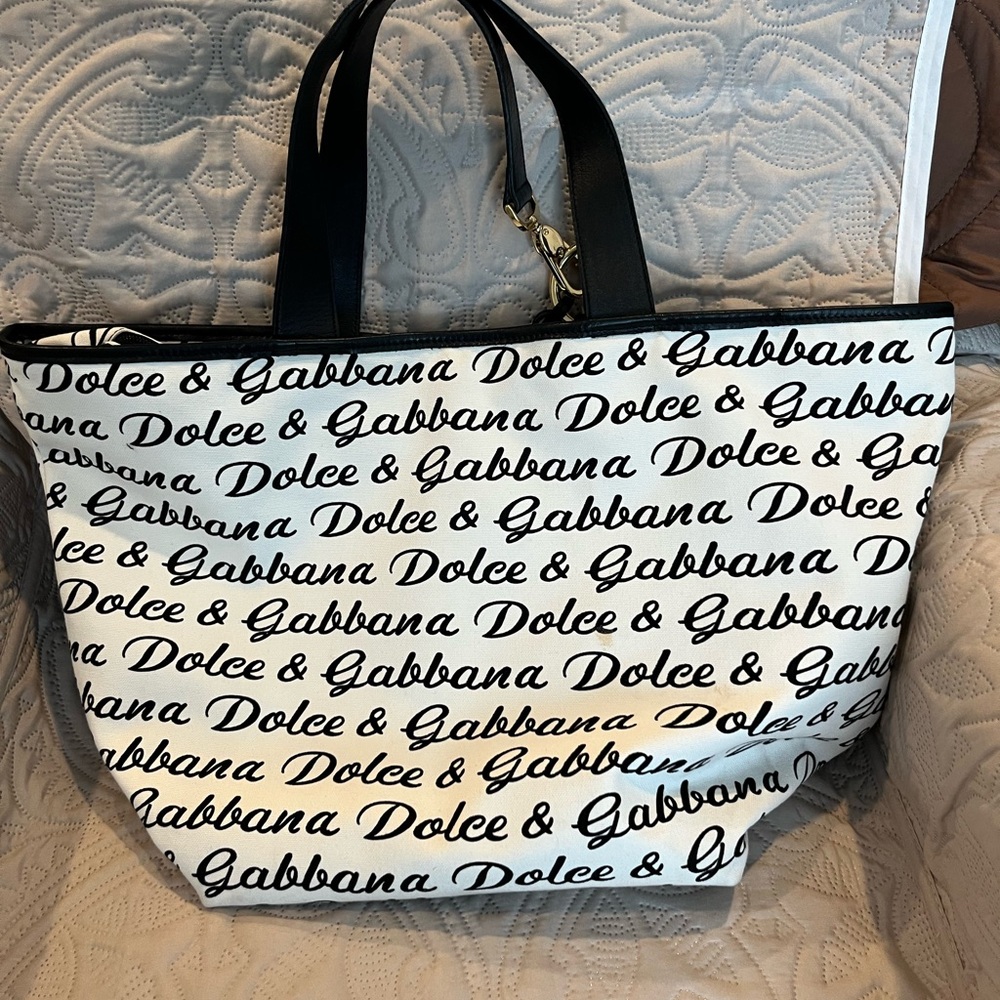 Dolce & Gabbana Script Logo Tote in Black and White - Picture 2 of 16